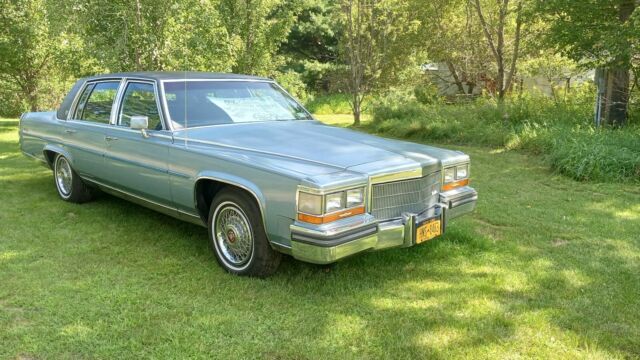 1986 Cadillac Fleetwood Sedan Blue RWD Automatic BROUGHAM 1986 Cadillac Fleetwood BROUGHAM