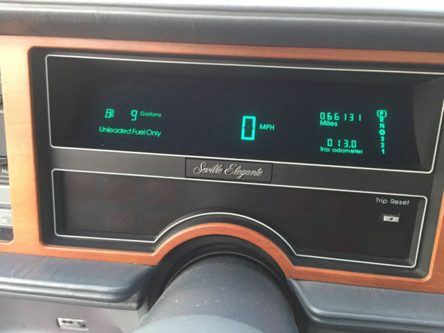 1986 Cadillac Seville Elegante Sedan 4-Door - photo 10