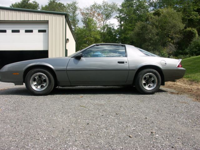 1986 Chevrolet Camaro 2 DOOR SPORT COUPE - photo 4