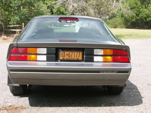 1986 Chevrolet Camaro 2 DOOR SPORT COUPE - photo 5