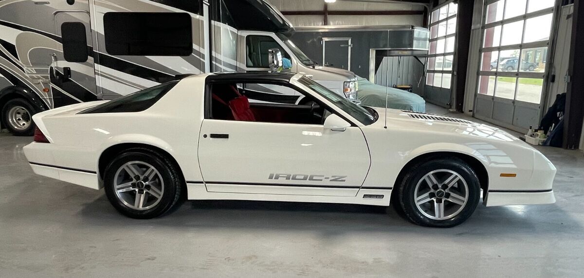 1986 Chevrolet Camaro - photo 2