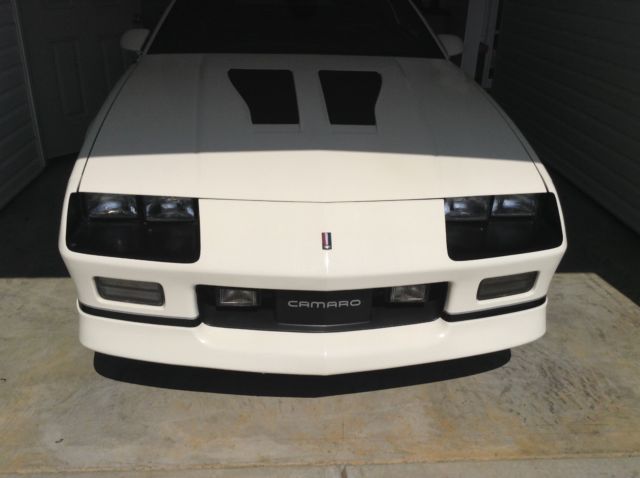 1986 Chevrolet Camaro Iroc Z28 - photo 5