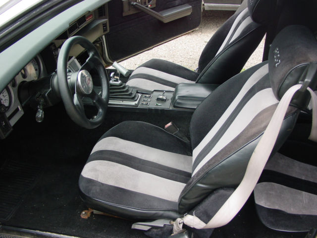 1986 Chevrolet Camaro Z28 IROC - photo 9