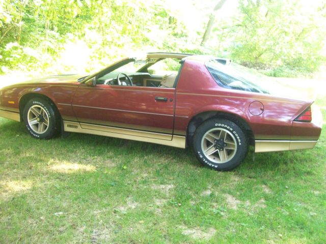 1986 Chevrolet Camaro Z28 - photo 3
