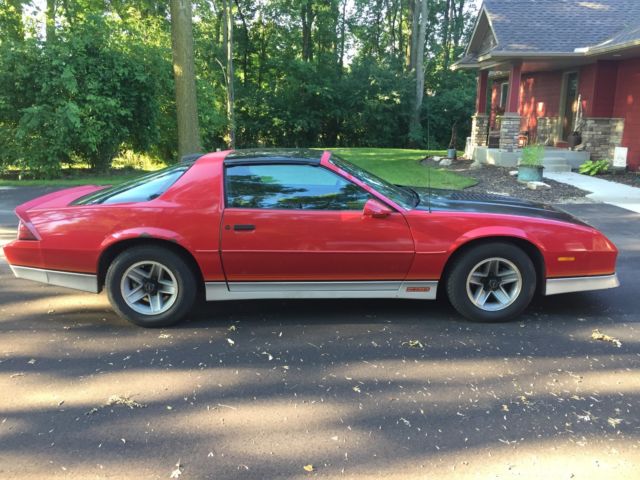 1986 Camaro Z28 T Tops 5 Speed- NEW GM CRATE MOTOR 1986 Chevrolet Camaro Z28