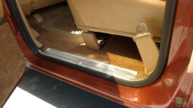 1986 Chevrolet Suburban Silverado - Trailering Special - photo 13