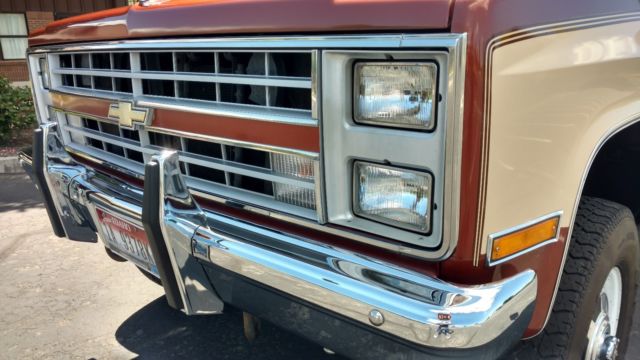 1986 Chevrolet Suburban Silverado - Trailering Special - photo 9
