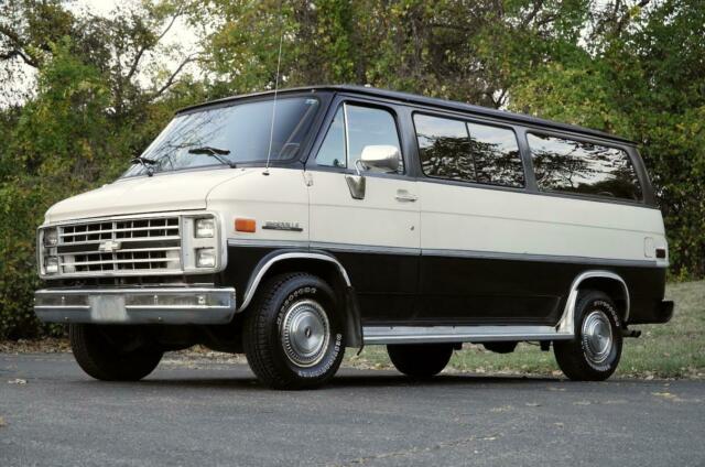 1986 Chevrolet Beauville 6.2L Detroit Diesel RARE G20 Van No Reserve 1986 Chevrolet G20 Van