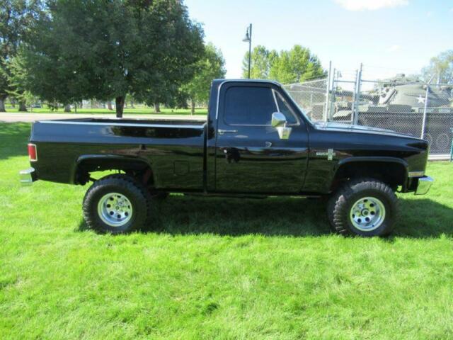 1986 Chevrolet C-10 C-10 4X4 Square Body - photo 2