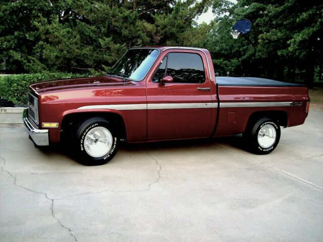 1986 Chevrolet C-10 Silverado SWB 1986 Chevrolet C-10 Silverado