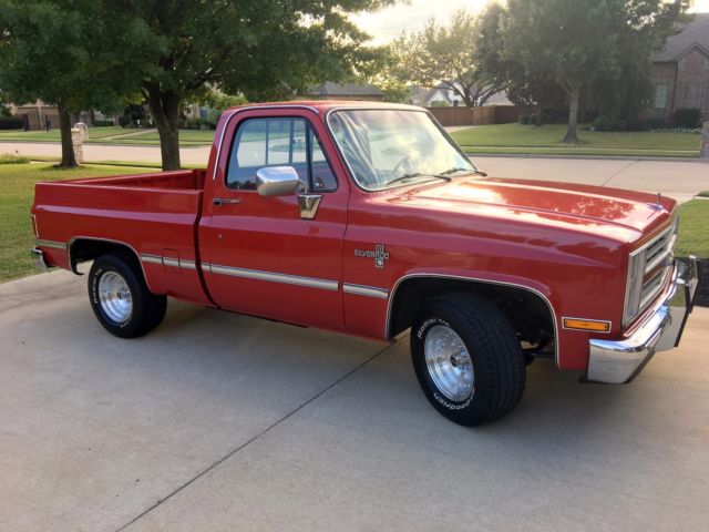 1986 Chevrolet C-10 SWB Silverado Pickup 1986 Chevrolet C-10 Silverado