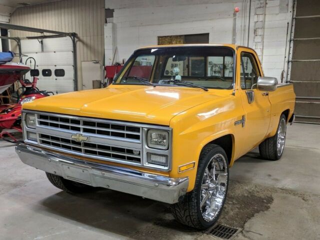 1986 Chevrolet C-10 Custom Deluxe - photo 2