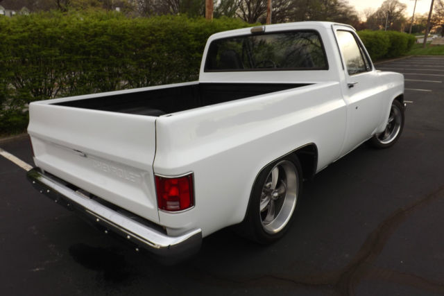 1986 Chevrolet C-10 Custom Standard Cab Pickup 2-Door - photo 5