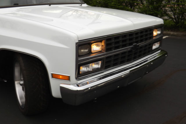 1986 Chevrolet C-10 Custom Standard Cab Pickup 2-Door - photo 6