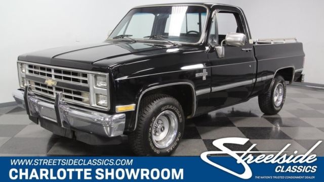 1986 Chevrolet C10 Silverado Pickup Truck 305 V8 4 Speed Automatic w/ Overdrive 1986 Chevrolet C-10 Silverado