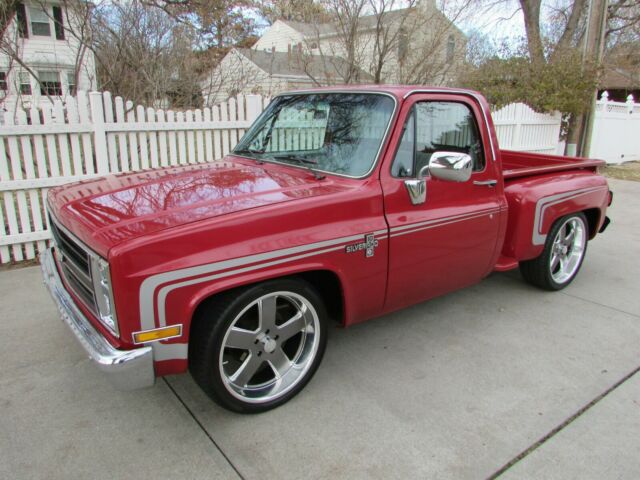 1986 CHEVROLET C10 SILVERADO SHORT STEPSIDE / LOWERED / BIG BLOCK / 22" US MAGS 1986 Chevrolet C-10 SILVERADO STEPSIDE