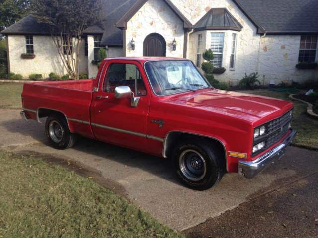 1986 Chevrolet C10 Silverado Standard Cab Pickup 2-Door 5.0L 1986 Chevrolet C-10 Silverado Standard Cab Pickup 2-Door