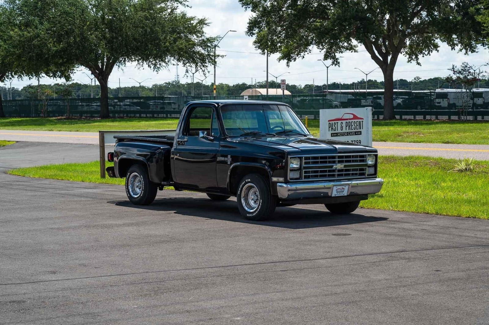 1986 Chevrolet C-10 Step Side Pickup, Crate Engine - photo 9