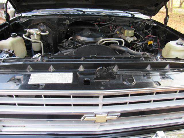 1986 Chevrolet C-10 Silverado Standard Cab Pickup 2-Door - photo 12