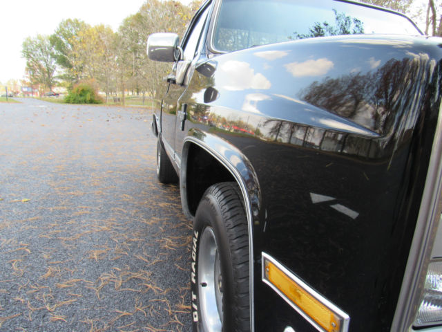 1986 Chevrolet C-10 Silverado Standard Cab Pickup 2-Door - photo 3