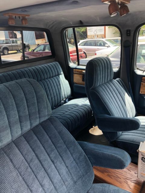 1986 Chevrolet C30 - photo 2