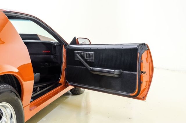 1986 Chevrolet Camaro -- - photo 10