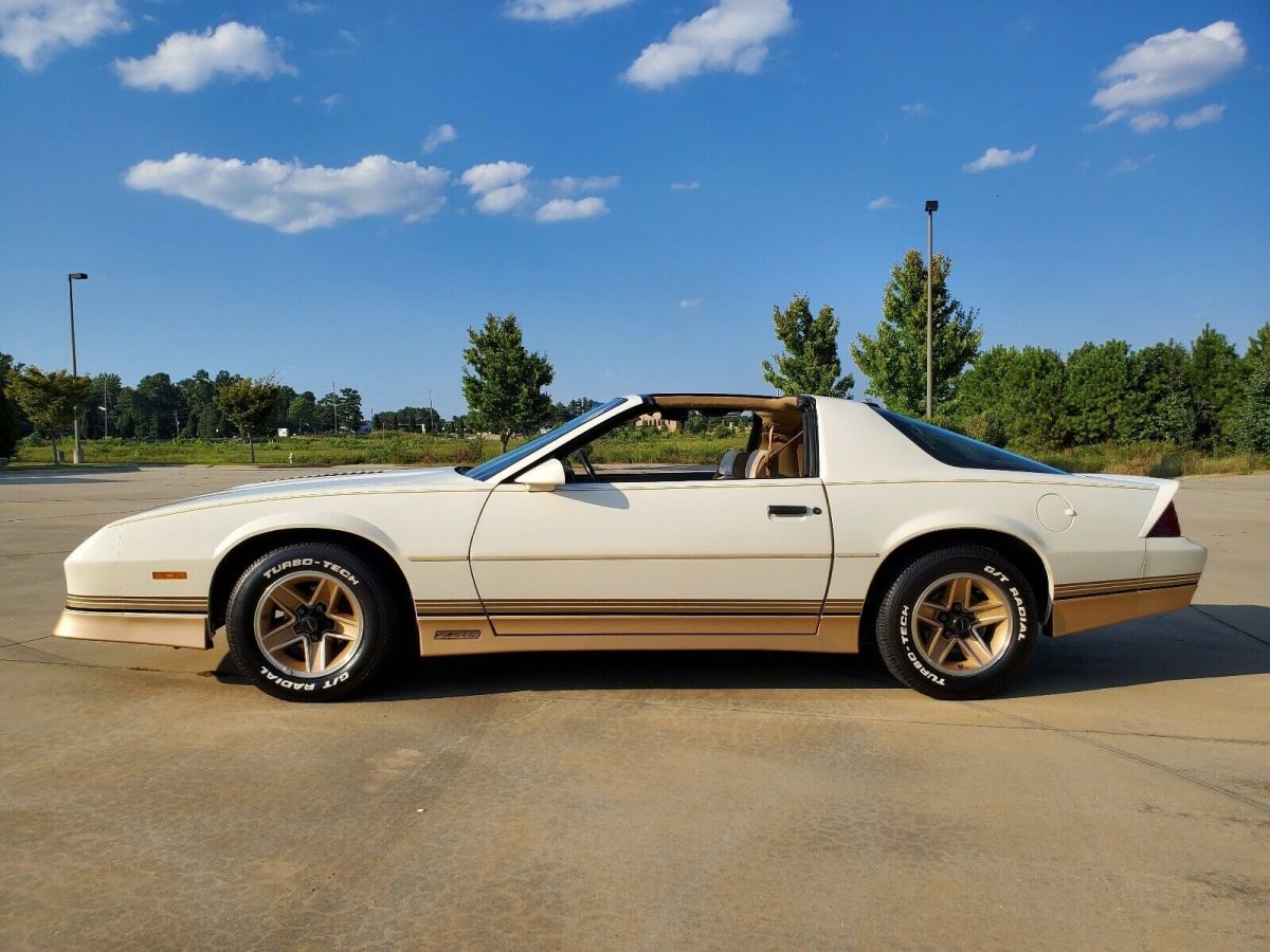 1986 Chevrolet Camaro - photo 3
