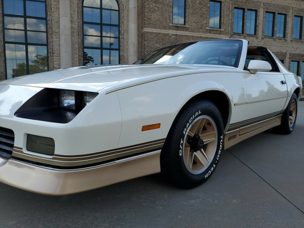1986 Chevrolet Camaro - photo 8