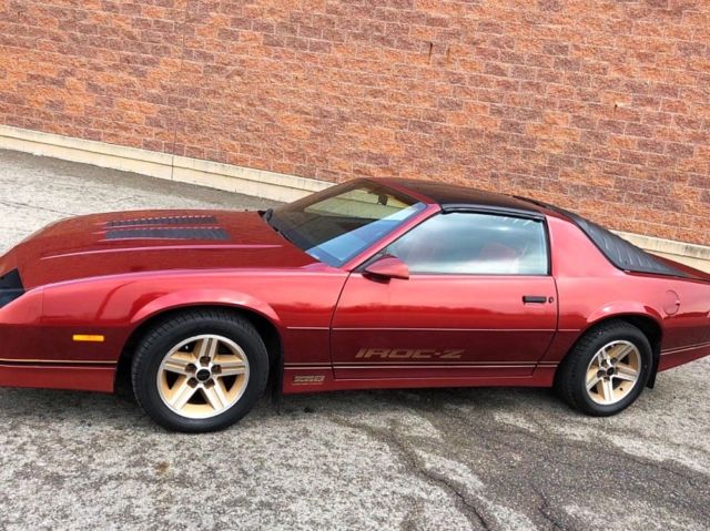 1986 Chevrolet Camaro -IROC Z/28-1 OWNER-Only 34,569 ORIGINAL MILES-T-TO - photo 3