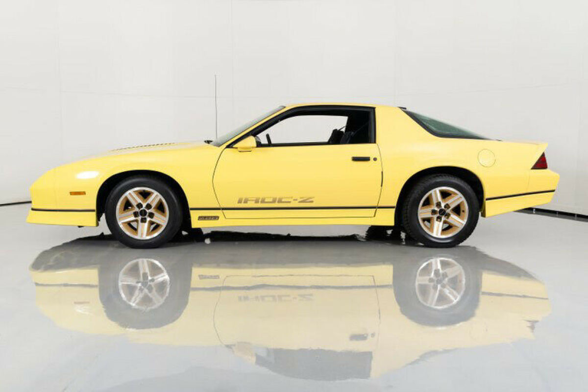1986 Chevrolet Camaro IROC-Z - photo 7