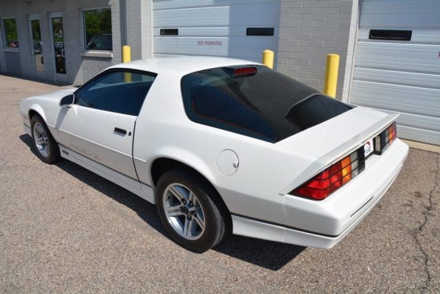 1986 Chevrolet Camaro IROC Z Z28 - photo 11