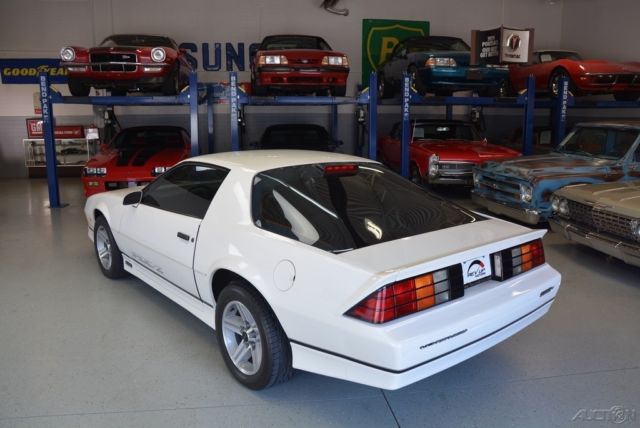 1986 Chevrolet Camaro IROC Z Z28 - photo 12