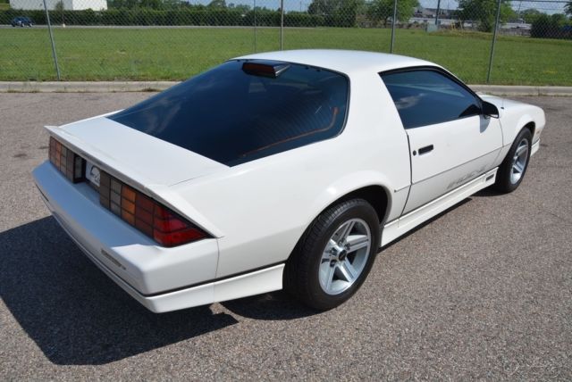 1986 Chevrolet Camaro IROC Z Z28 - photo 13