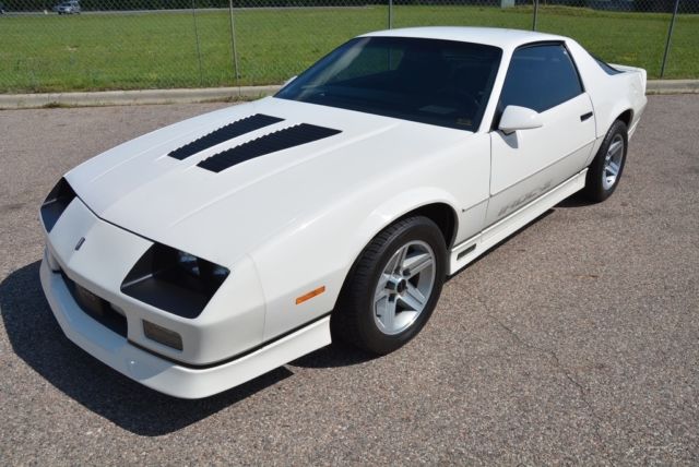 1986 Chevrolet Camaro IROC Z Z28 - photo 2