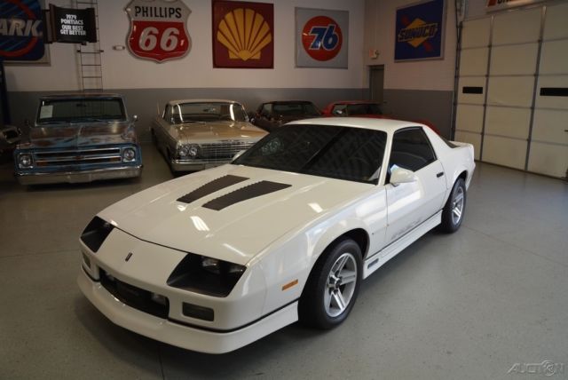 1986 Chevrolet Camaro IROC Z Z28 - photo 8