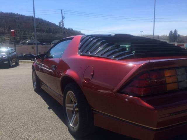 1986 Chevrolet Camaro Iroc-Z Coupe 2-Door - photo 11