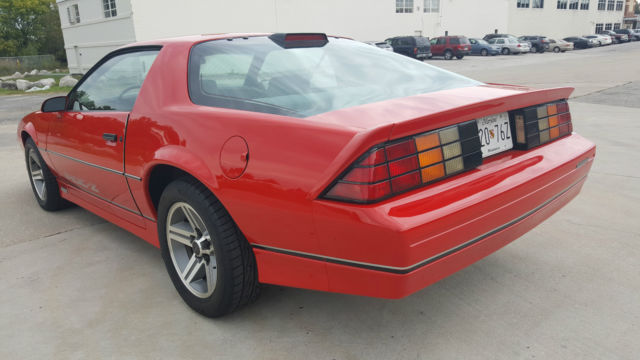 1986 Chevrolet Camaro IROC Z28 - photo 3