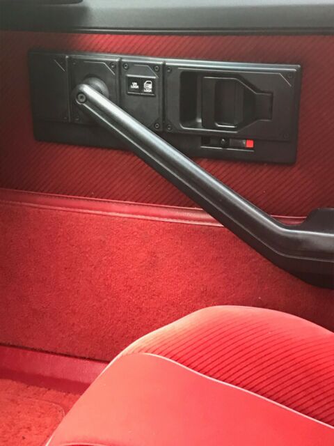 1986 Chevrolet Camaro IROC Z28 - photo 12