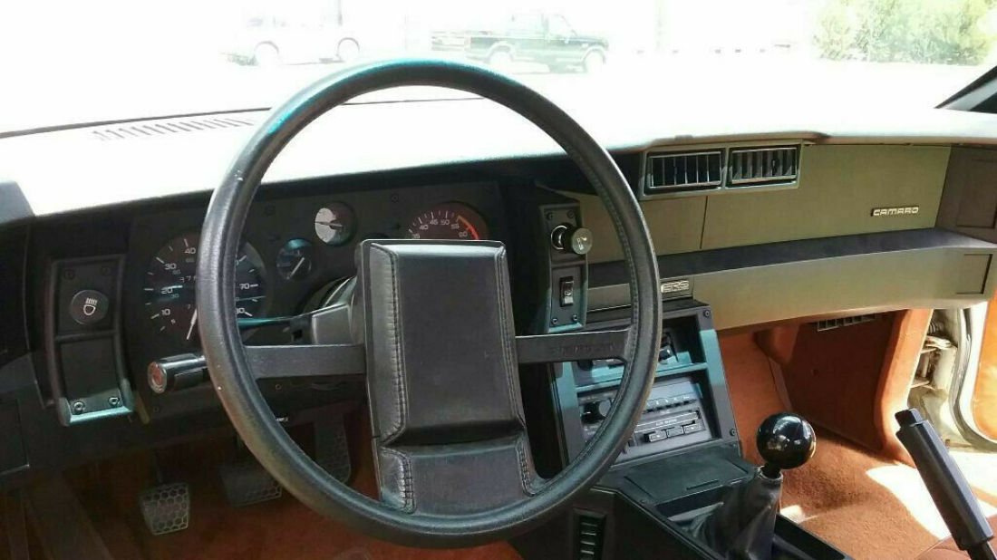 1986 Chevrolet Camaro - photo 9