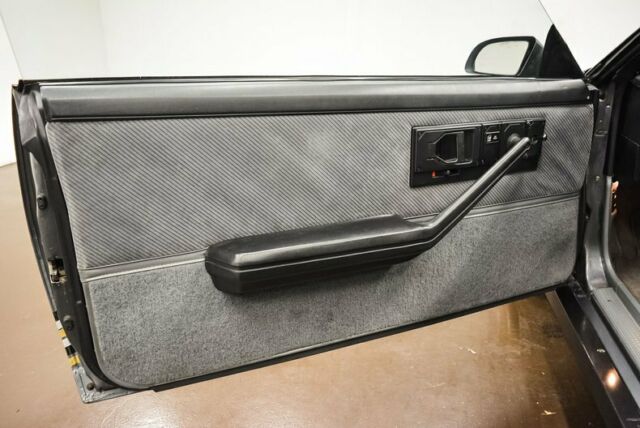 1986 Chevrolet Camaro Z/28 - photo 12