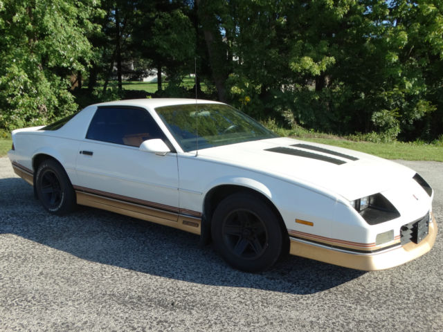 1986 Chevrolet Camaro Z28 Coupe 2-Door LG4 305 4 bbl 700R4 Automatic Runs Great! 1986 Chevrolet Camaro