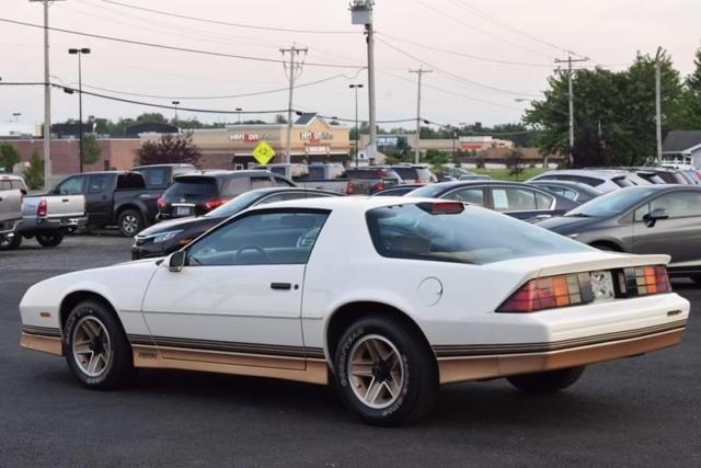 1986 Chevrolet Camaro Z28 - photo 3