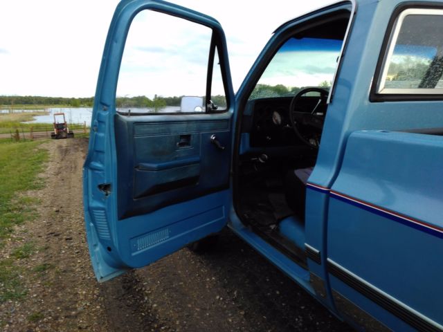 1986 Chevrolet C/K Pickup 1500 Custom Deluxe - photo 10