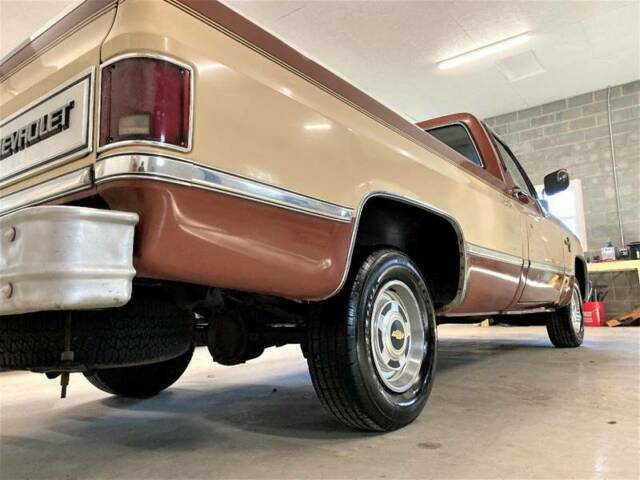 1986 Chevrolet C-10 C10 Silverado 2dr Standard Cab LB - photo 7