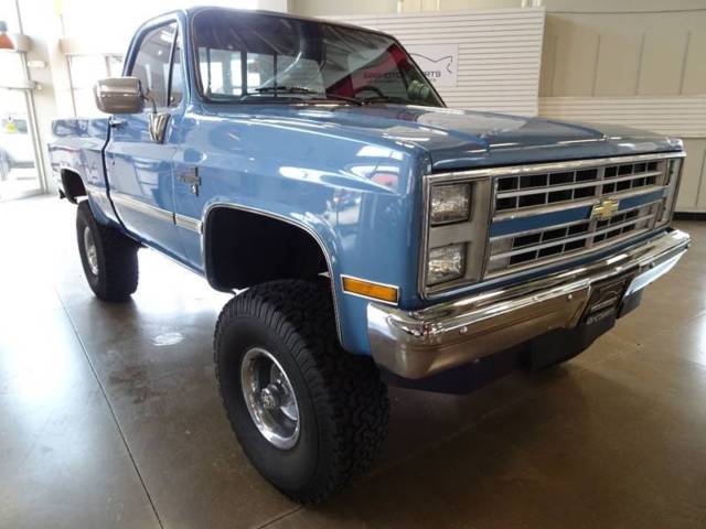 1986 Chevrolet C/K Pickup 1500 K10 Silverado 2dr 4WD Standard Cab SB - photo 3