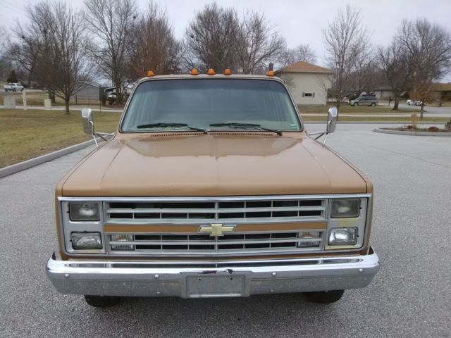 1986 Chevrolet C/K Pickup 3500 Silverado C3500 Crew Cab Dually - photo 2