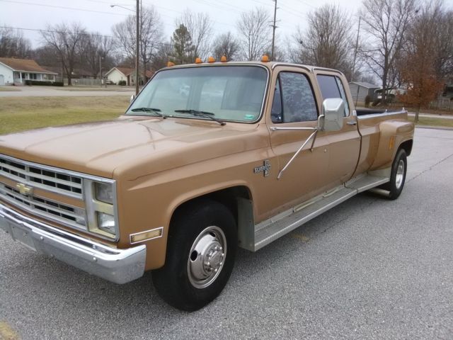 1986 Chevrolet C/K Pickup 3500 Silverado C3500 Crew Cab Dually - photo 3