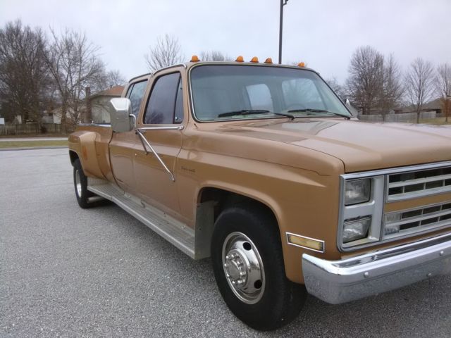 1986 Chevrolet C/K Pickup 3500 Silverado C3500 Crew Cab Dually - photo 8