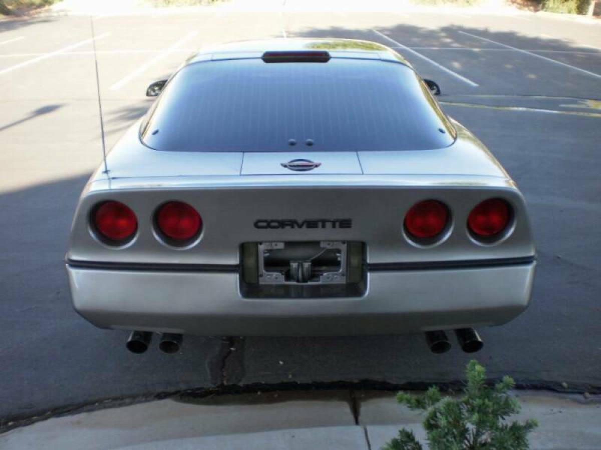 1986 Chevrolet Corvette Base 2dr Hatchback - photo 11