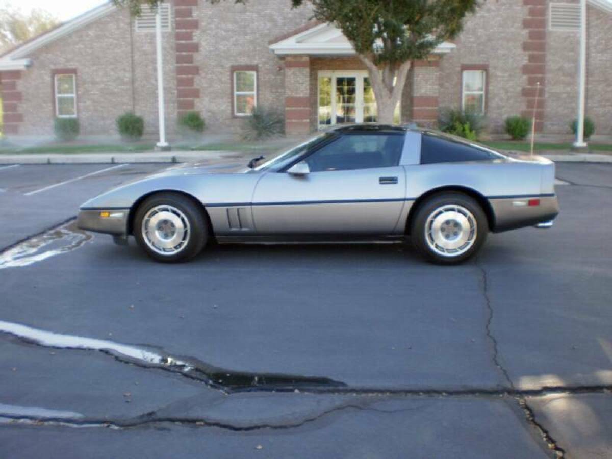 1986 Chevrolet Corvette Base 2dr Hatchback - photo 4